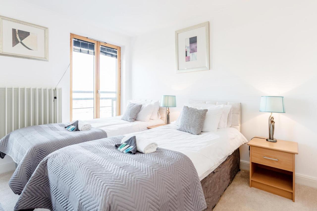 Premium Excel 3 & 2 Bedrooms 런던 외부 사진
