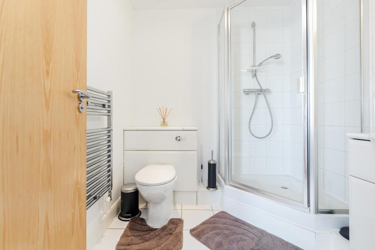 Premium Excel 3 & 2 Bedrooms 런던 외부 사진